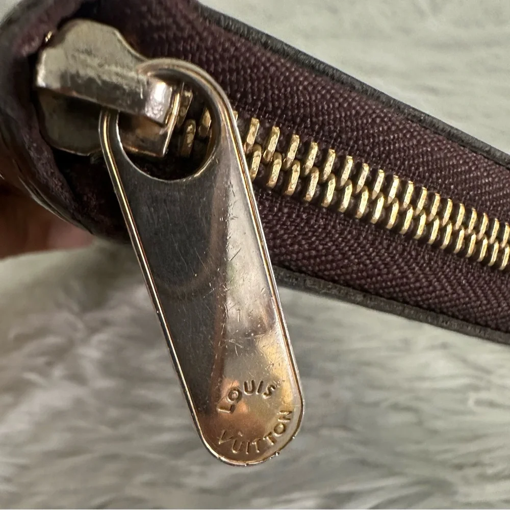 Louis Vuitton Vernis Amarante Zip‎ Around Wallet